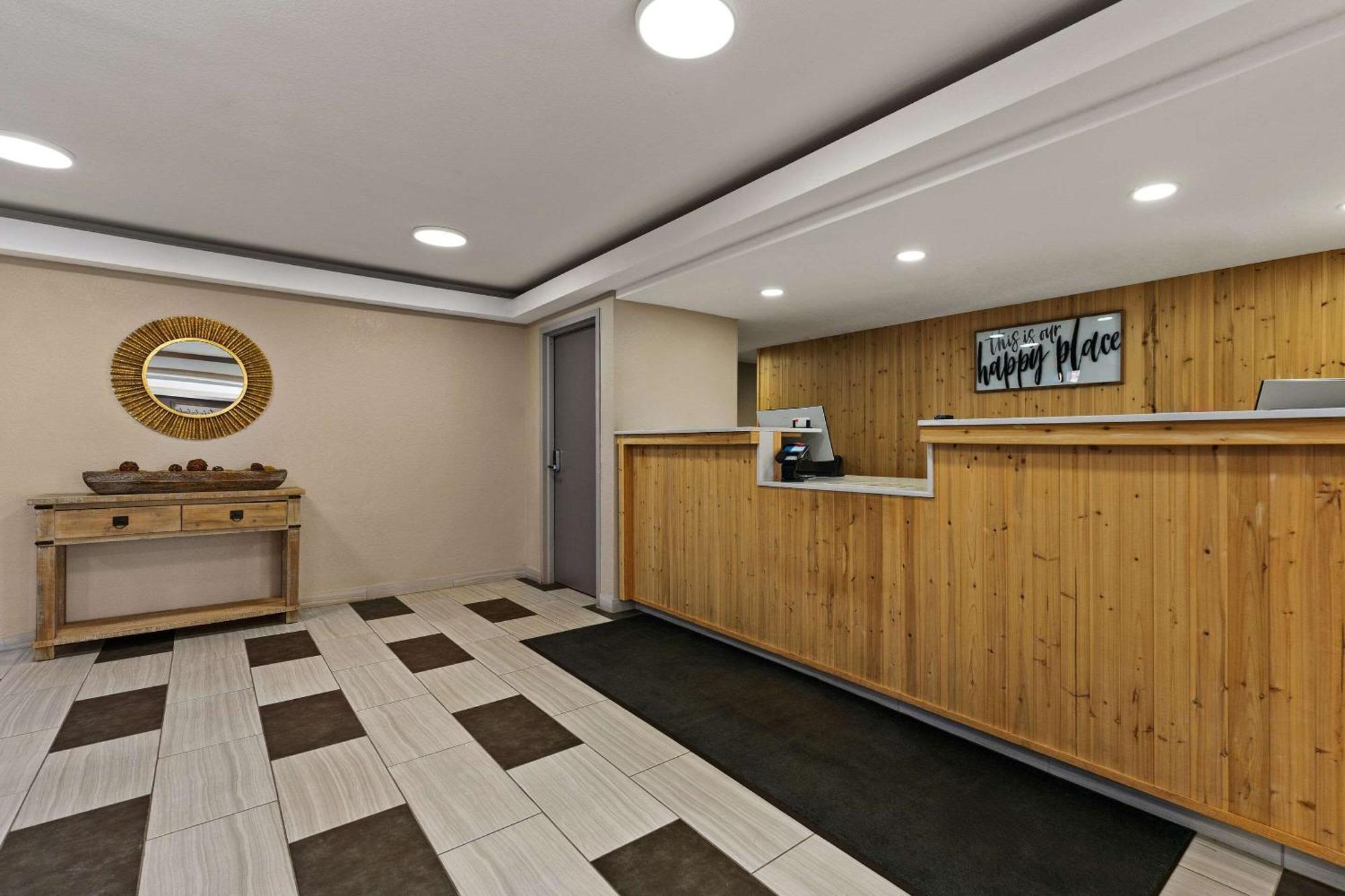 Rockford East Villa ภายนอก รูปภาพ
